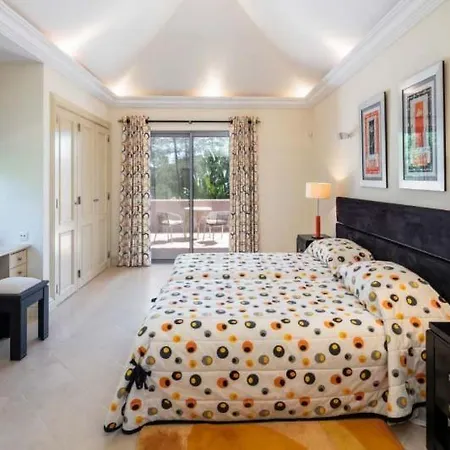 Sleeps 10 With Pool Air Con And Wifi * Almancil