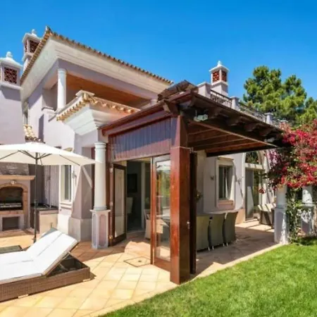 Sleeps 10 With Pool Air Con And Wifi *